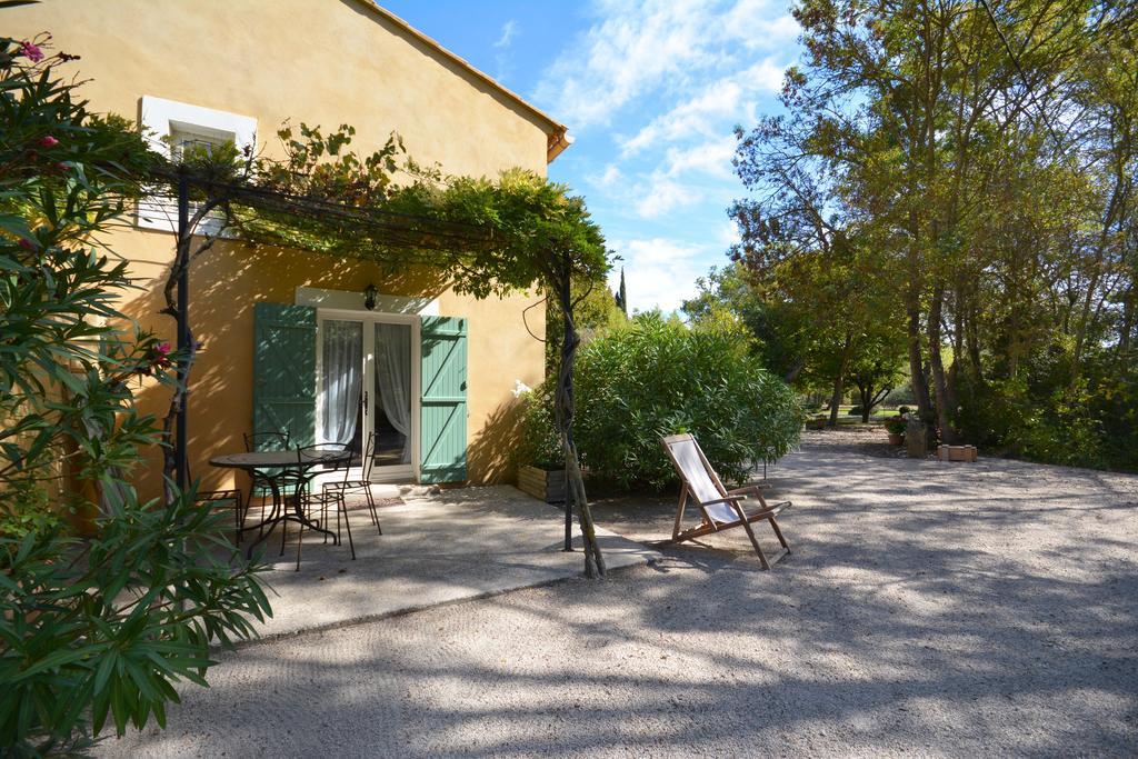 Le Mas De Trevouse Saint-Saturnin-lès-Avignon Eksteriør billede